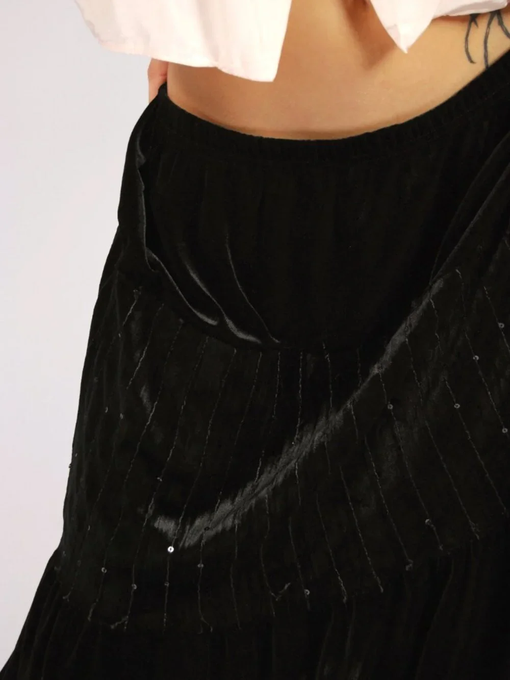 Y2K Velvet Midi Skirt (XL) black vintage sequins peasant boho cute diva preppy
